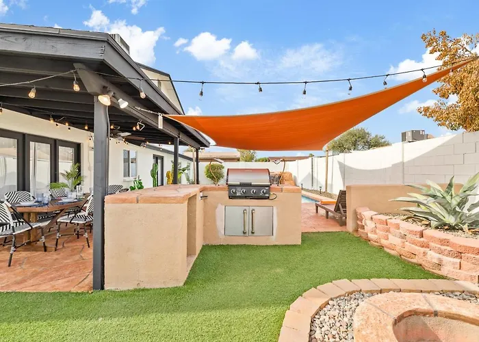 Backyard Oasis: Gem Near Hiking & Golfing! Casa vacanze