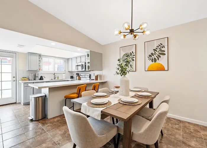 Backyard Oasis: Gem Near Hiking & Golfing! Phoenix
