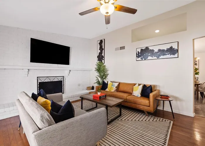 Casa vacanze Backyard Oasis: Gem Near Hiking & Golfing!