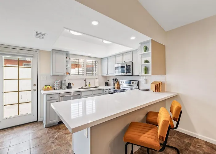 Backyard Oasis: Gem Near Hiking & Golfing! * Phoenix