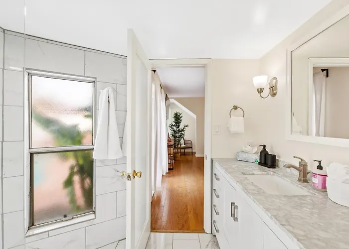 Backyard Oasis: Gem Near Hiking & Golfing! Phoenix